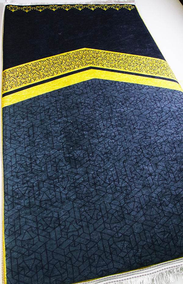 3 CM Süngerli Ortopedik Seccade - Siyah Gold Kabe Motifli Kadife Seccade - Carpetella