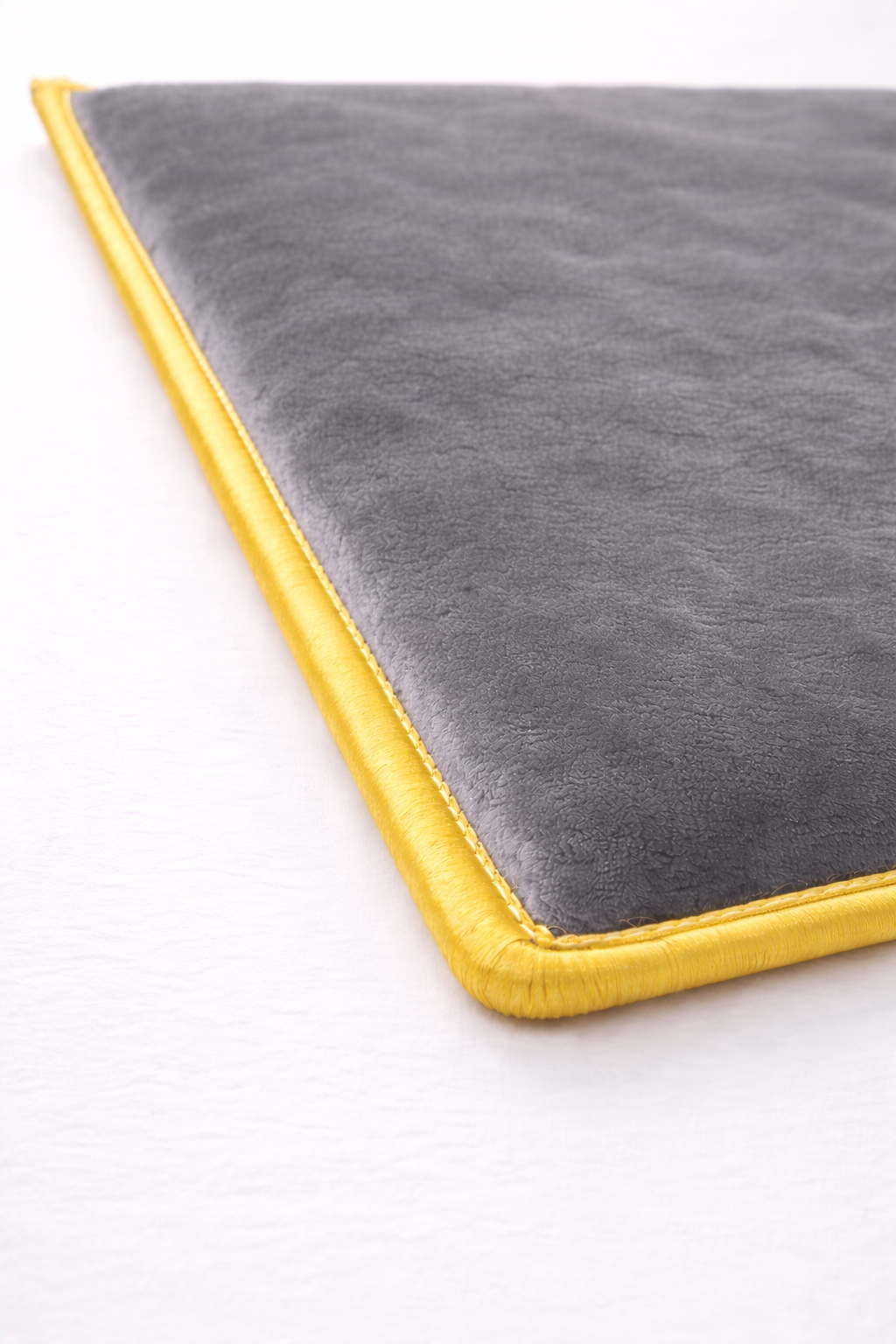 3 CM Süngerli Ortopedik Kedi Köpek Yatağı Gri Süet – Kaymaz Tabanlı Peluş Pet Mat Minderi