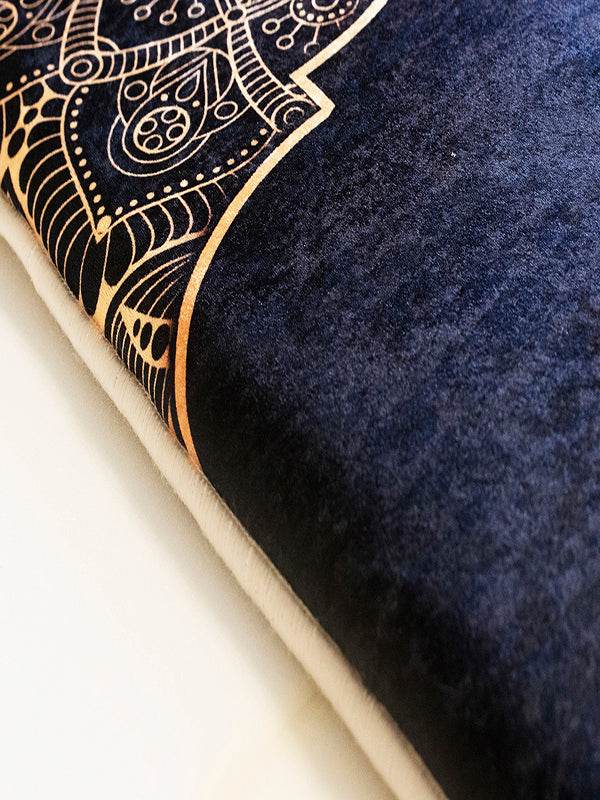 3 CM Süngerli Ortopedik Seccade - Siyah Minimal Kadife Kaymaz Tabanlı - Carpetella