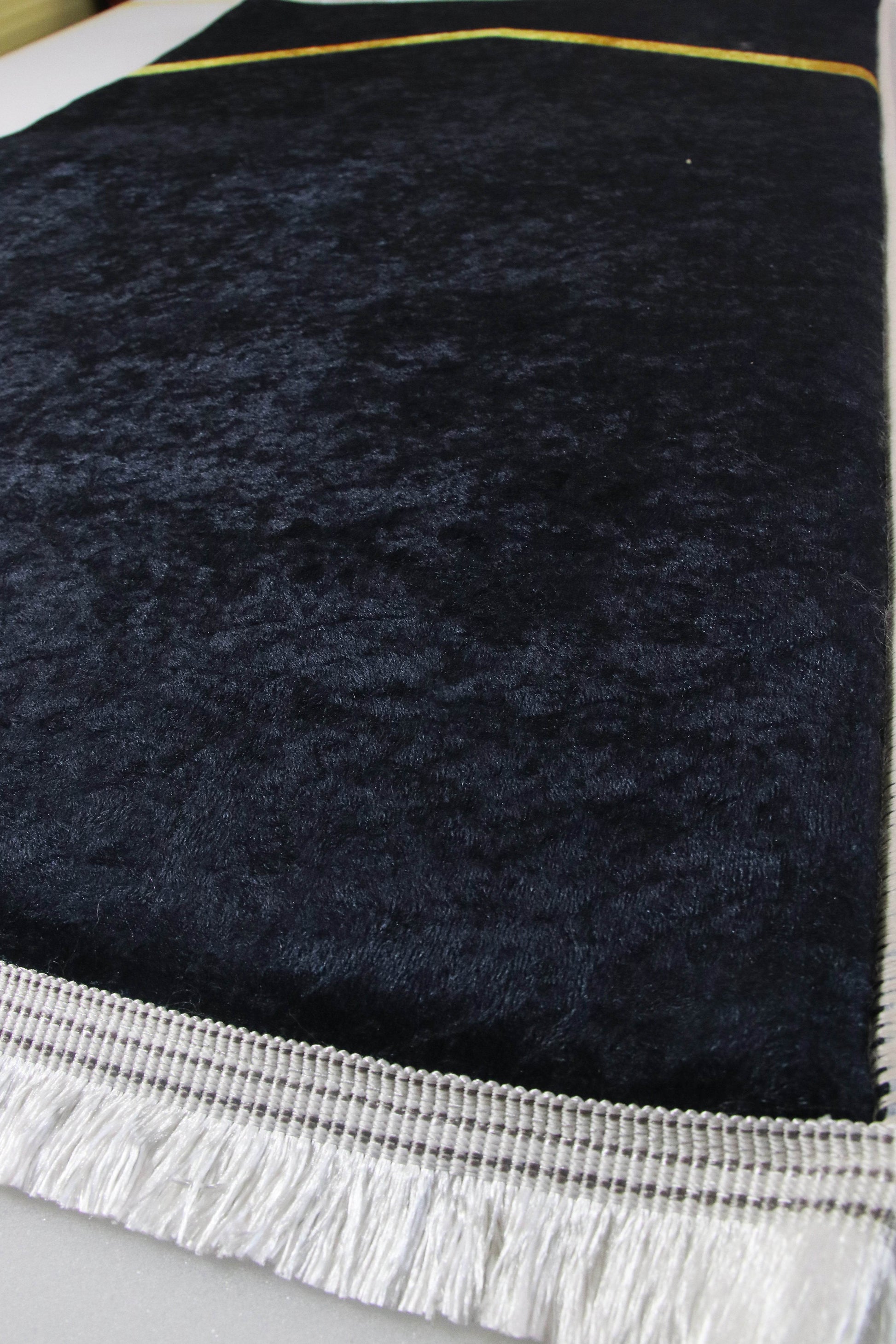 3 CM Süngerli Ortopedik Seccade - Siyah Sade Minimalist Ortopedik Seccade - Carpetella