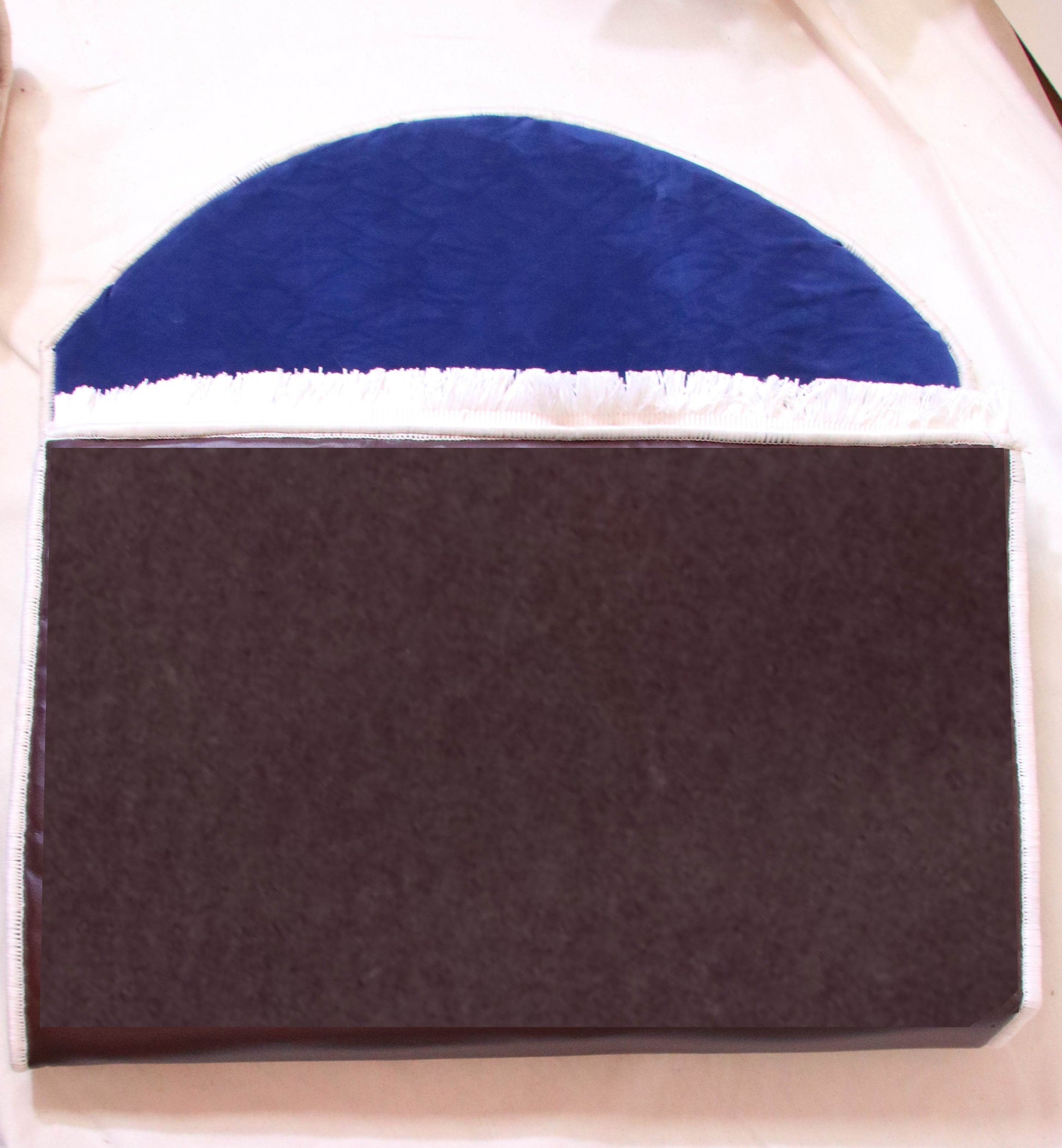 Lacivert Kabe İşlemeli Kadife Seccade | Ortopedik 3cm Süngerli - Carpetella