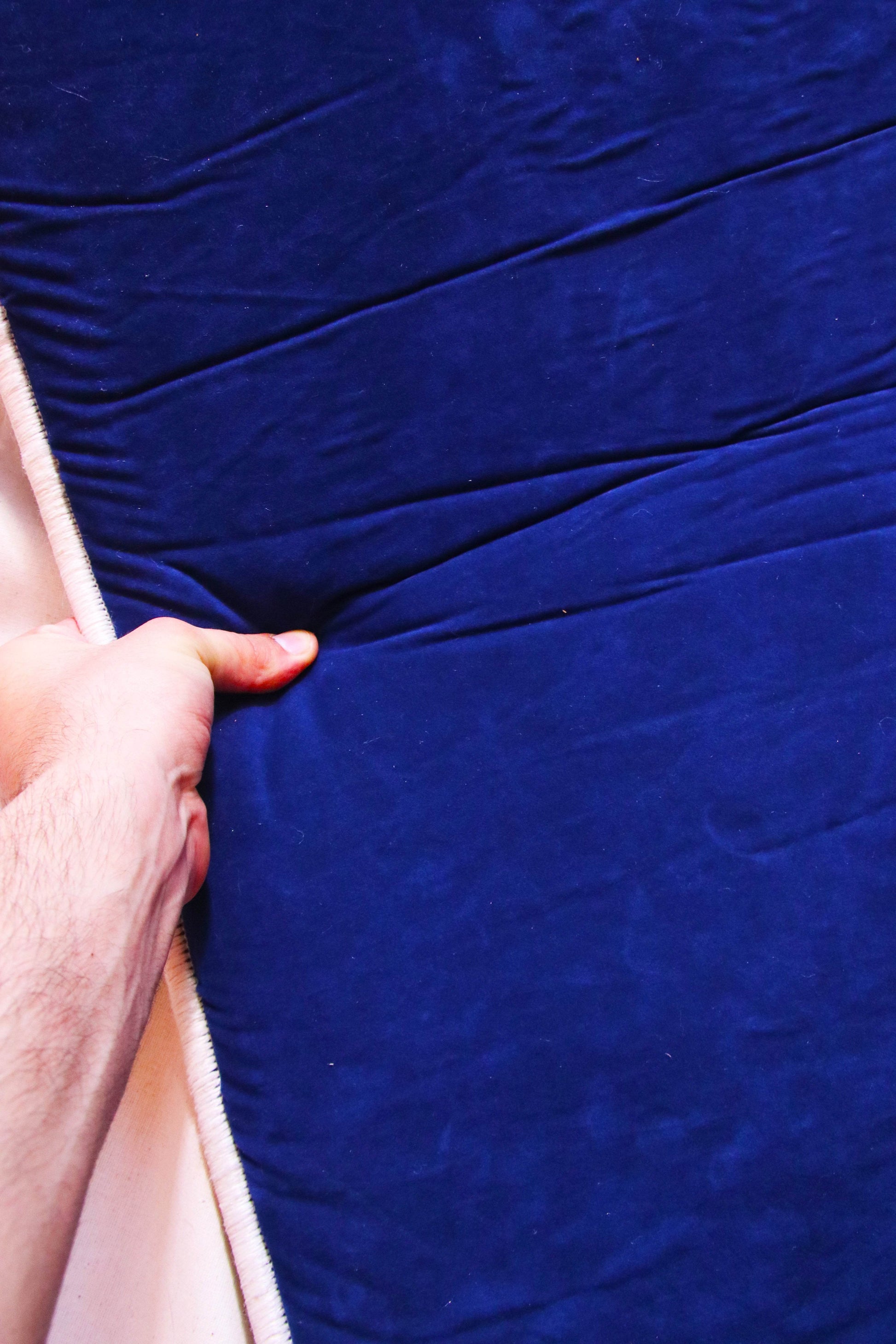 Düz Renk Desensiz Lacivert Kadife Seccade Ortopedik 3 CM Süngerli - Carpetella