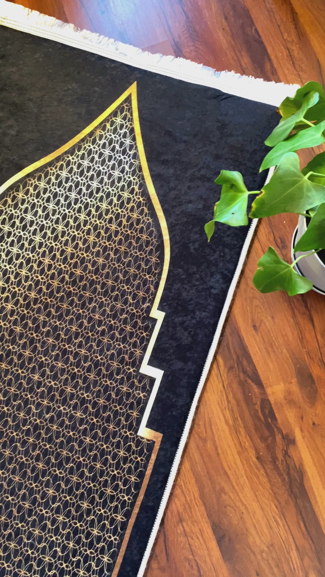 Videoyu yükle: 3 CM Süngerli Ortopedik Seccade - Gold Siyah Desenli Ortopedik