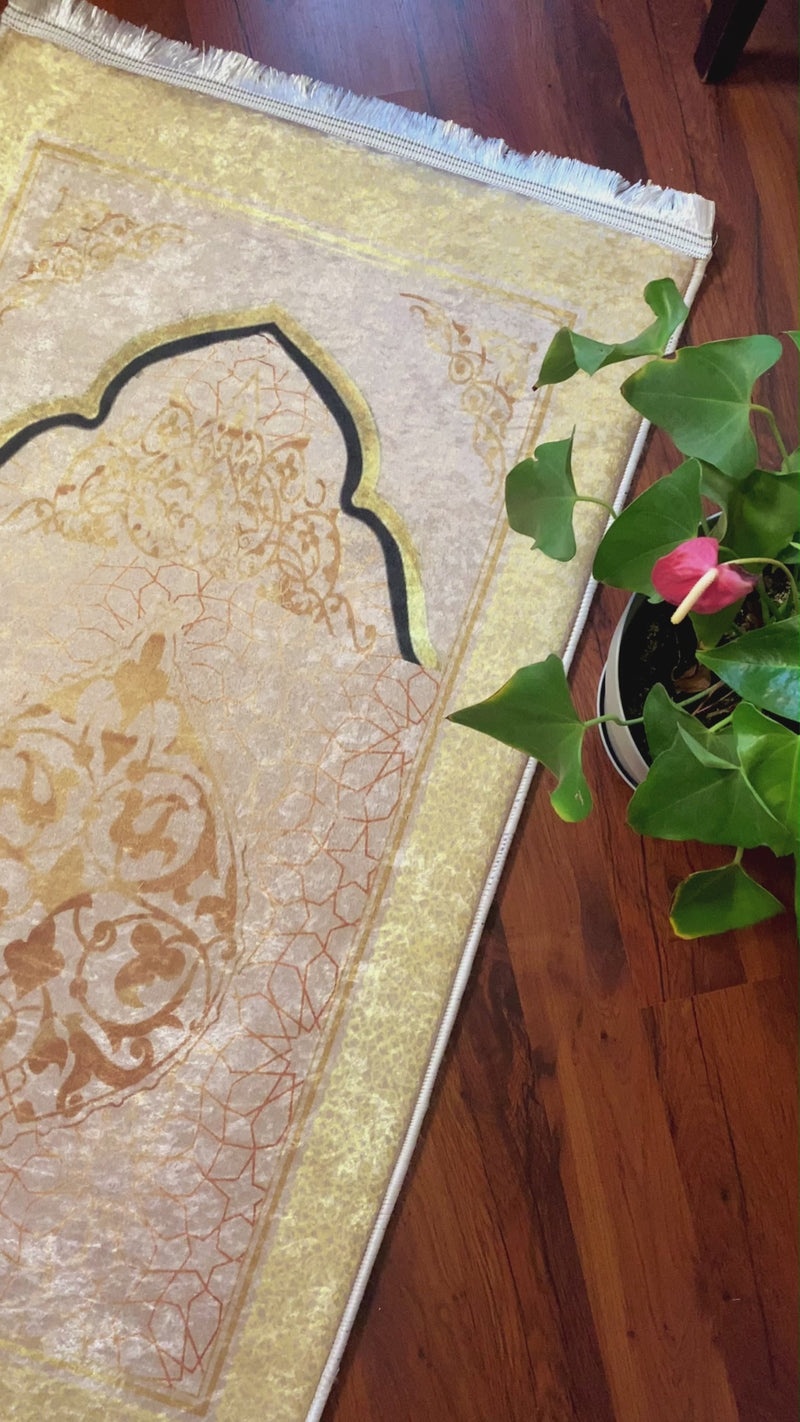 3 cm süngerli ortopedik seccade, şık ve sade tasarımıyla. videografi.
